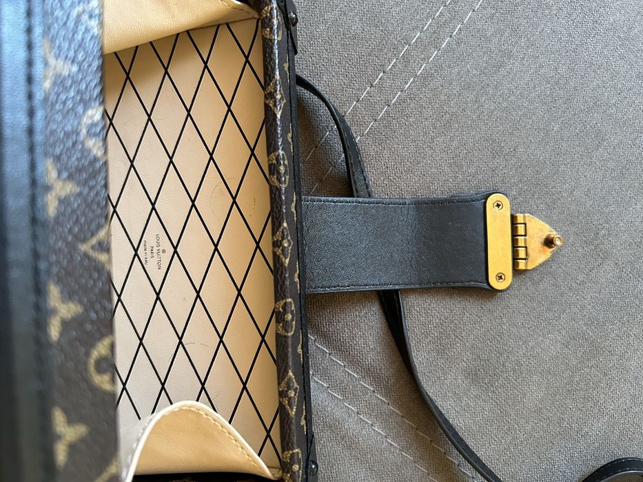 Дамска чанта Louis vuitton