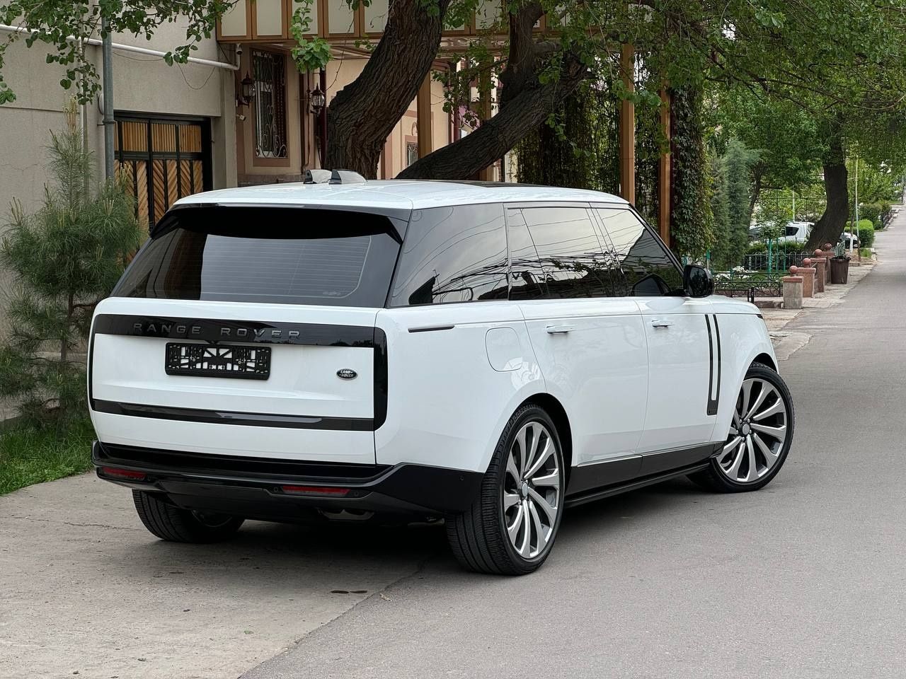 Land Rover Vogue Autobiography P530