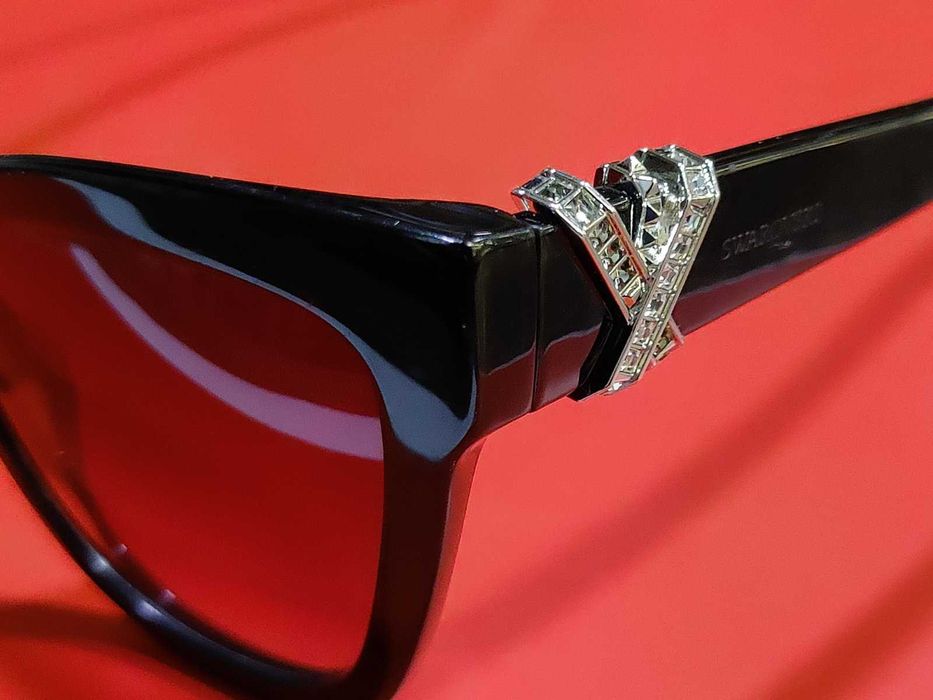 Дамски слънчеви очила Swarovski SK157