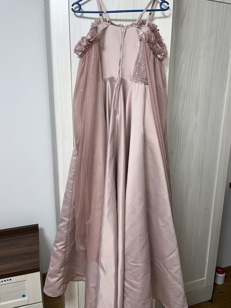 Rochie roz pentru nunți