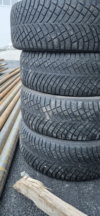 Продам Зимнии шины б/у