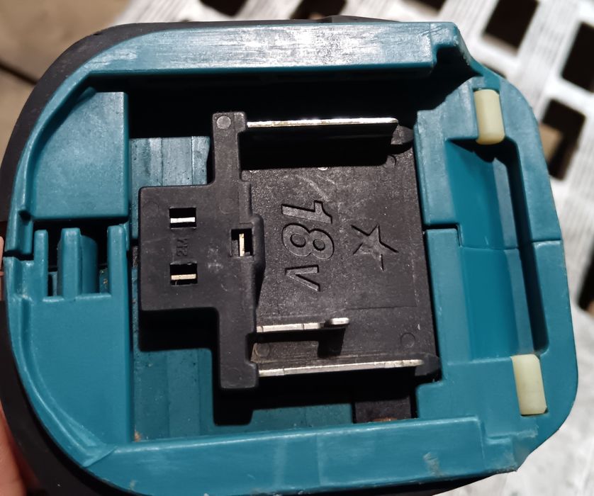 Corp filetantă MAKITA DDF482