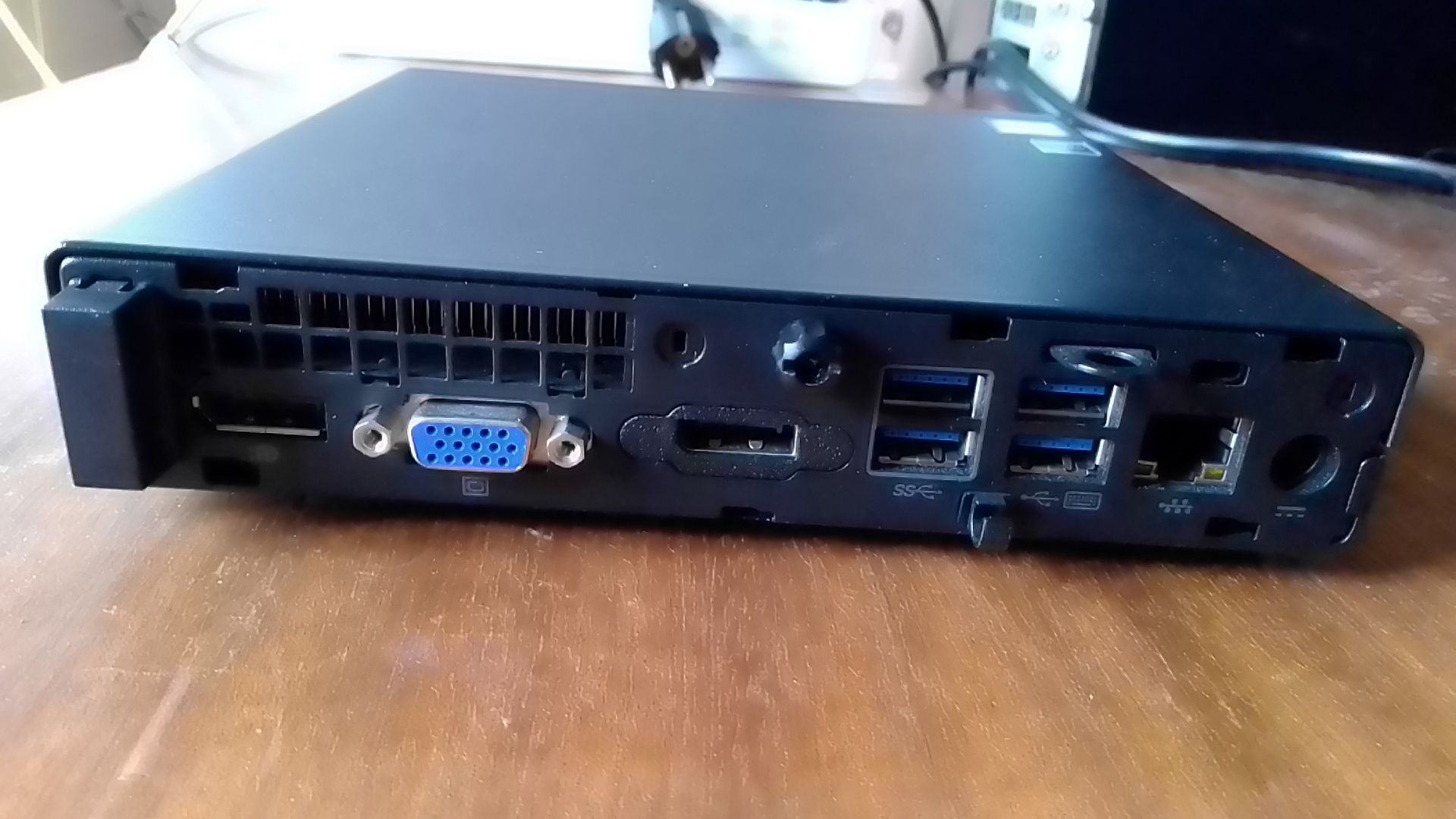 HP prodesk 600 G2 mini, i3 6100T, 8gb ram, ssd 120gb sata, wifi bt