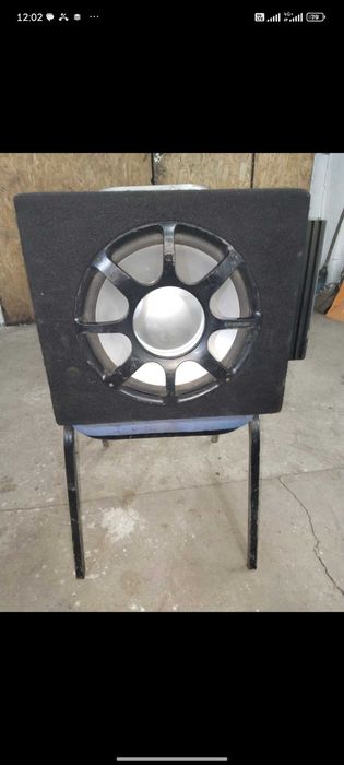 Продам сабвуфер с усилителем