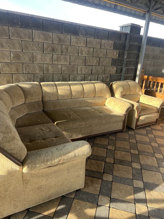 Продам диван в хорошем состоянии , производство беларусь