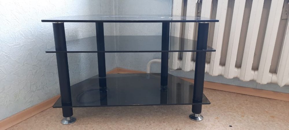Продам Столик для телевизора