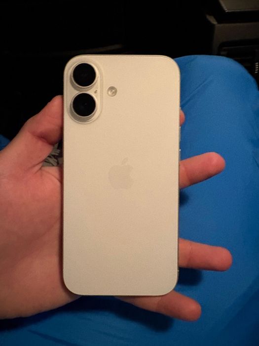 iPhone 16 100% baterie White/Alb