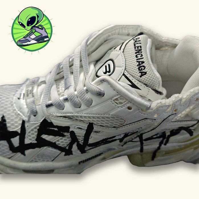 Balenciaga Runner White Graffiti