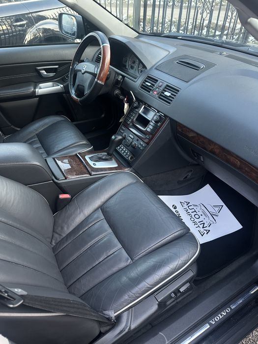 Posibilitate Rate Volvo XC 90 7 Locuri Executive AWD Garantie