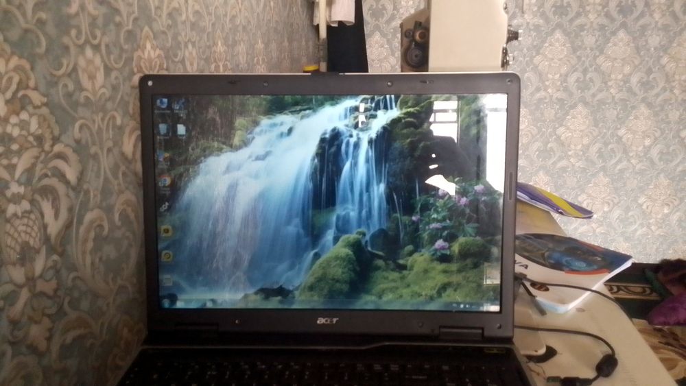 Acer notbok ishlashi zor holati oʻrta narxi 450min.