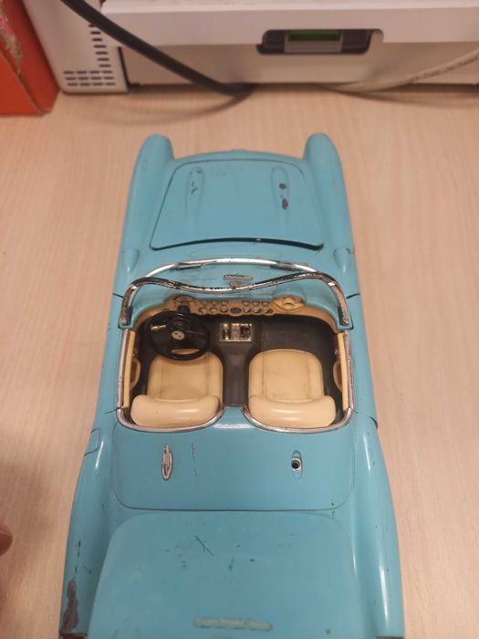 Метална кола chevrolet 1/18