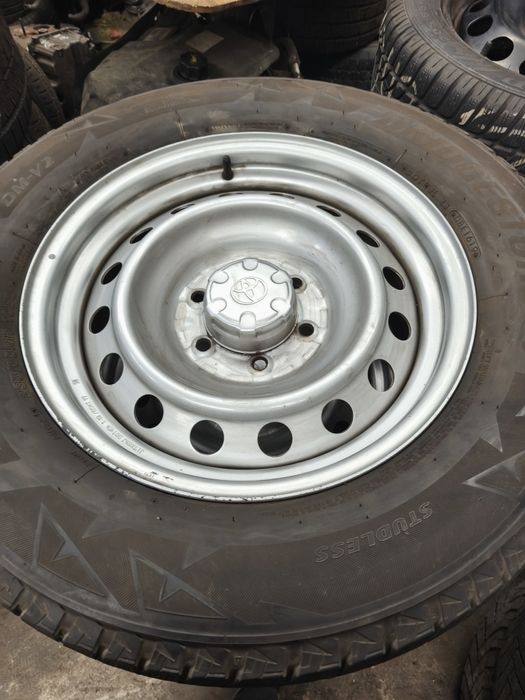 Set de rotii Toyota 235/65 R17 de iarna