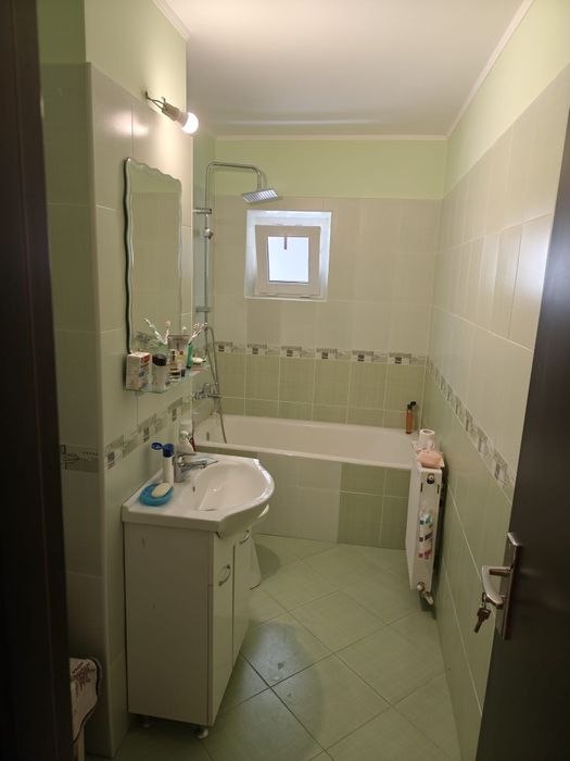 Apartament 2 camere de închiriat - zonă liniştită, ideal pt 1/2 pers.