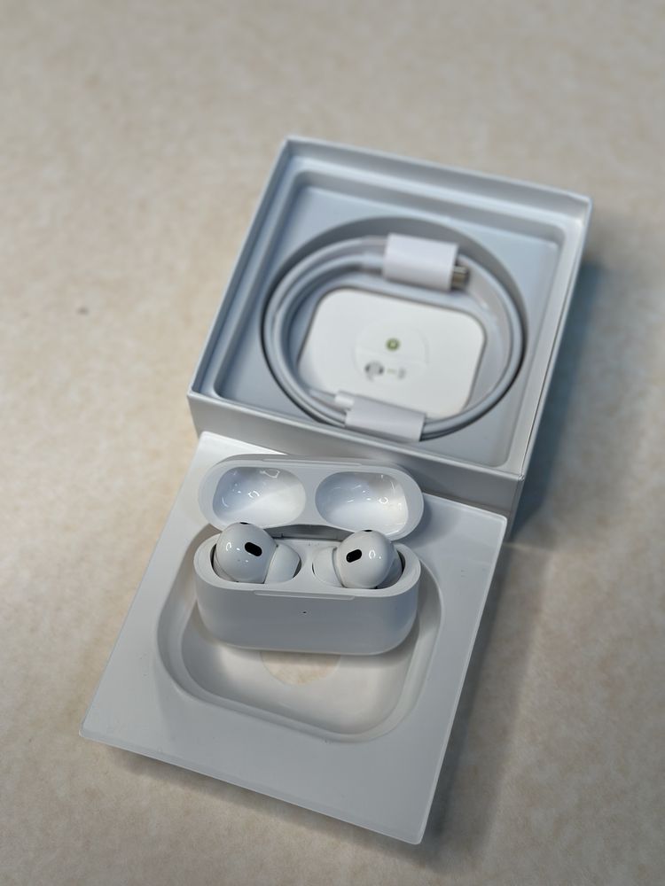Airpods pro 2 gen magsafe usb-c нови