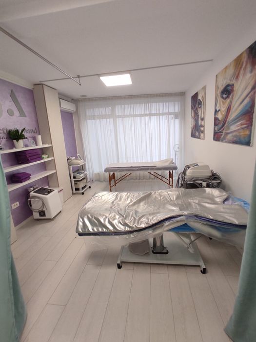 Se vinde afacere cu portofoliu de clienti.Salon de cosmetica .