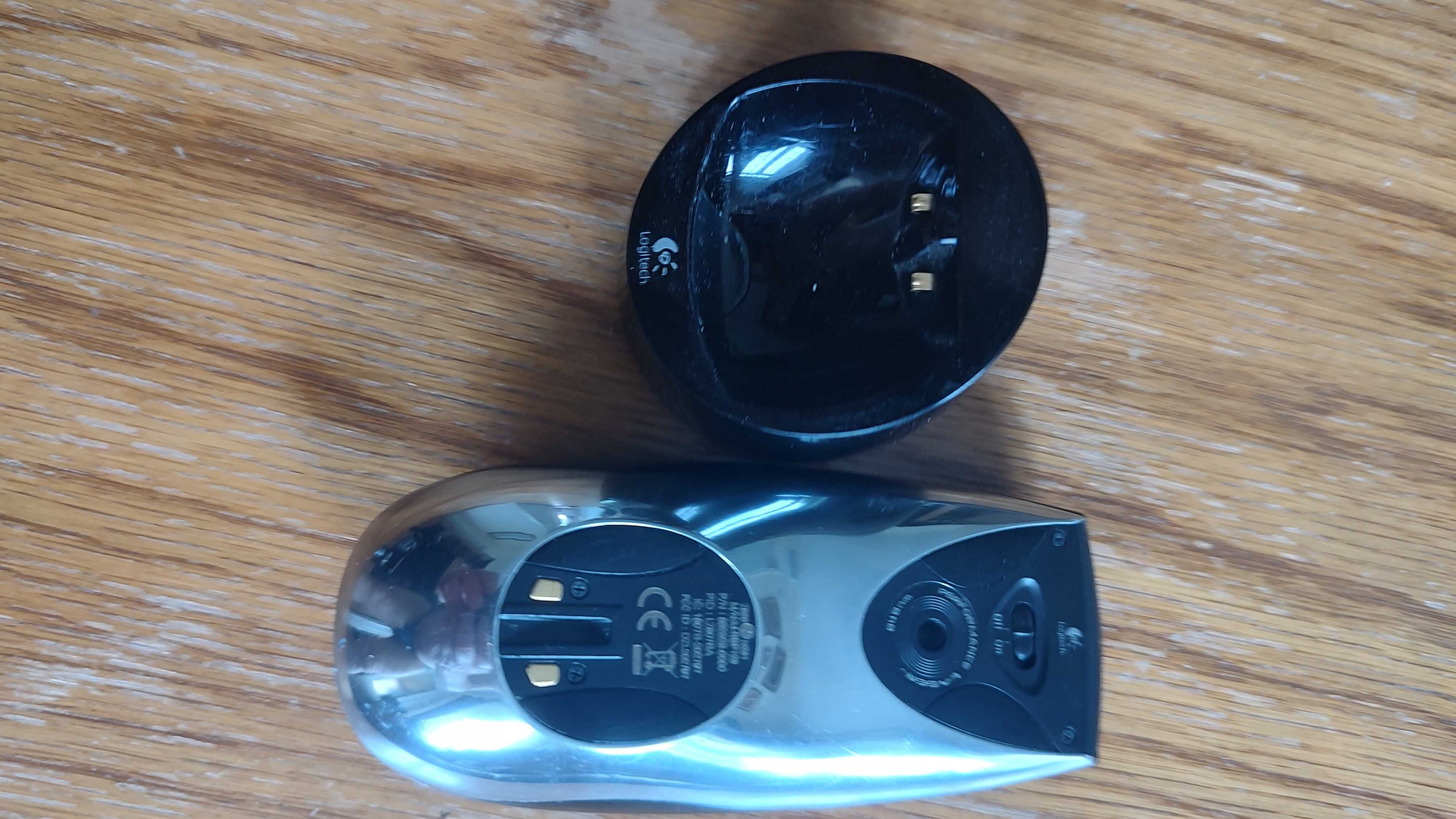 Mouse laser Logitech MX Air fara fir, cu baza de încărcare, v. imagini