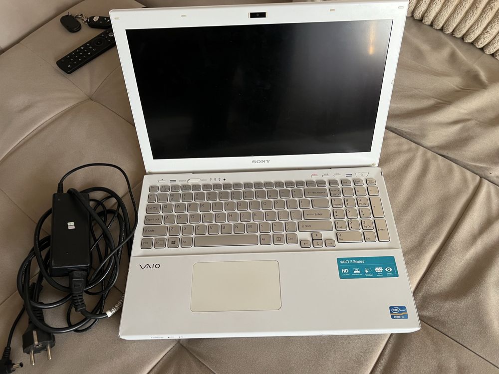 Sony Vaio 15" (Модел: svs151c1gl)