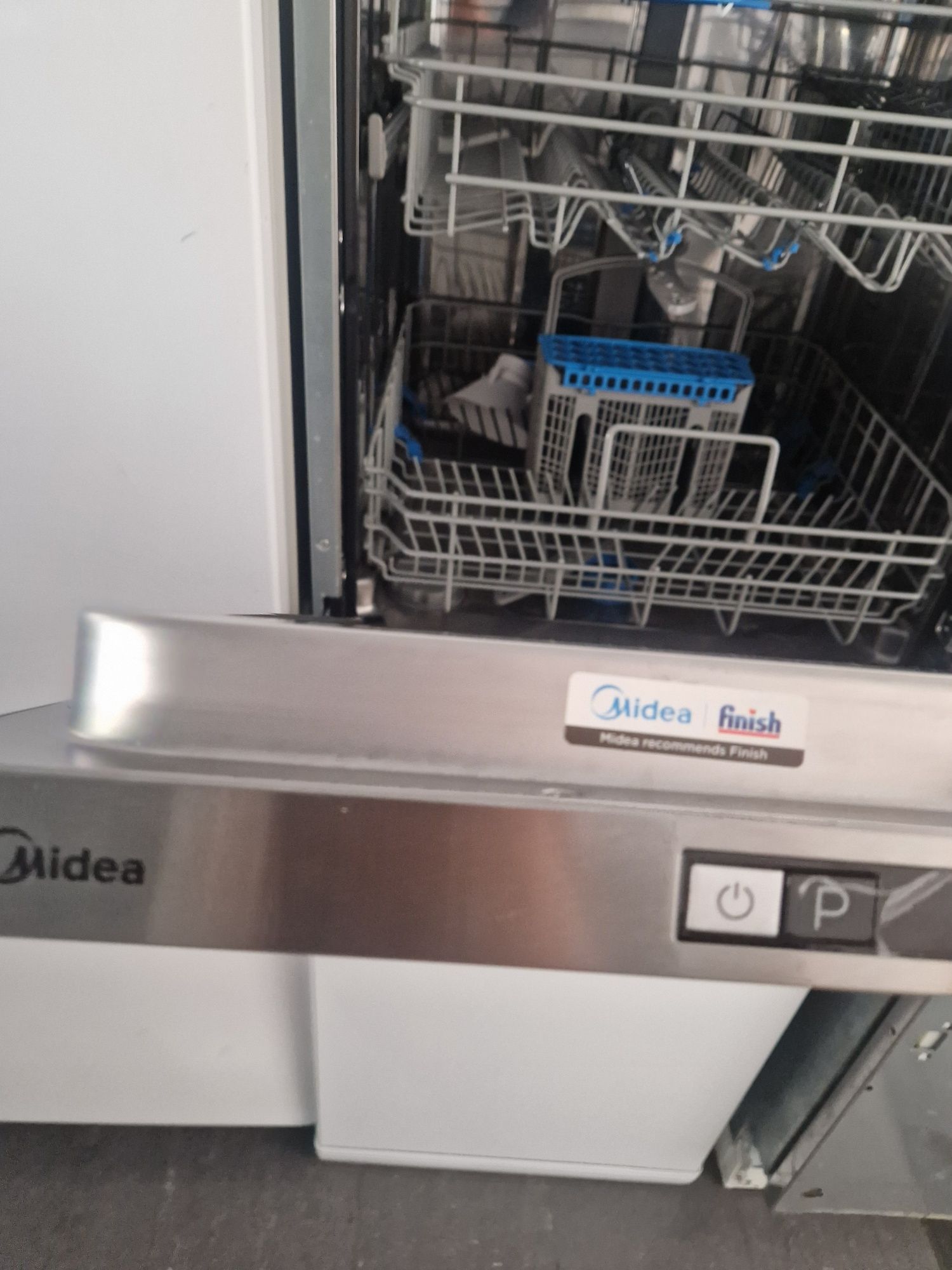 Съдомиялна за вграждане Midea A+++ 13 комплекта