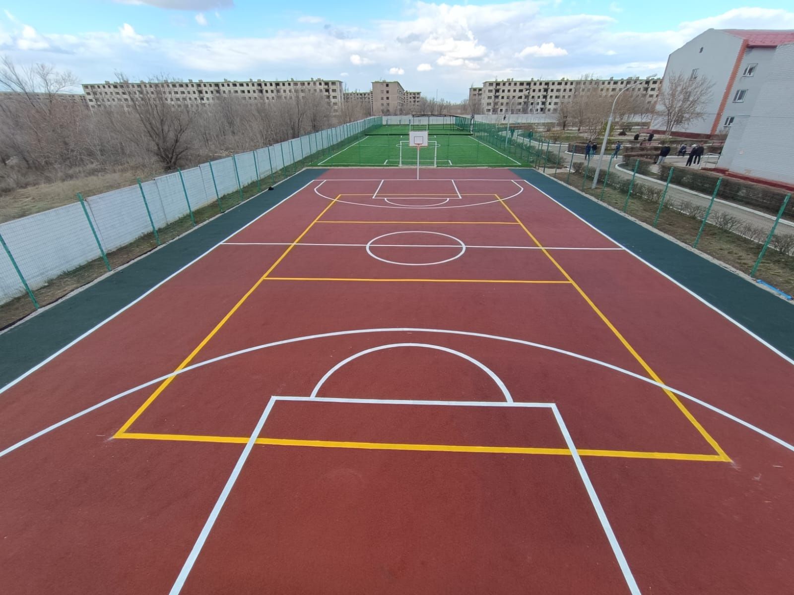 Резина крошка тартан Замер бесплатно
