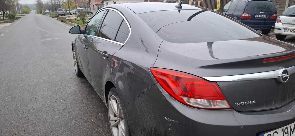 opel insignia 2009 131cp kil 275.500