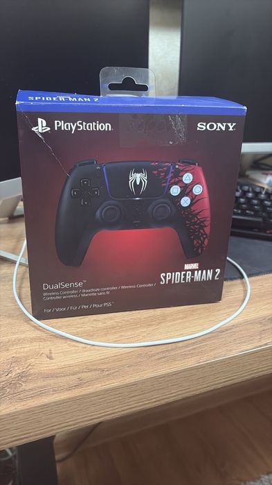 Беспроводной контроллер DualSense для PS5™, Marvel's Человек-паук 2