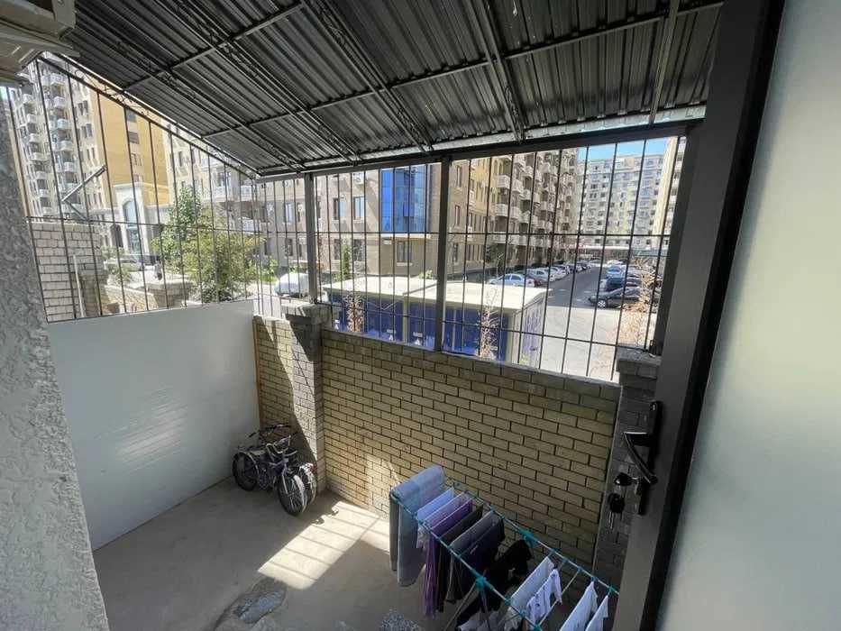 Срочно продается квартира 3/1/4 в сергели грен хаус 80 кв,м 83000$