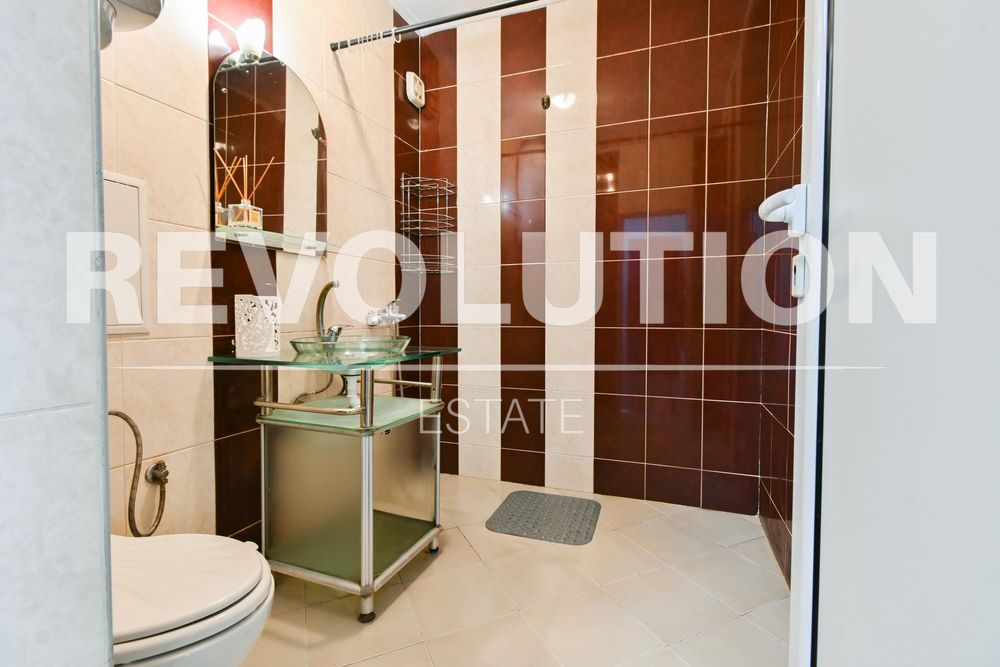 Продава се Двустаен апартамент в София, Люлин - център - 77 кв.м за 2273 €/кв.м - Снимка #10