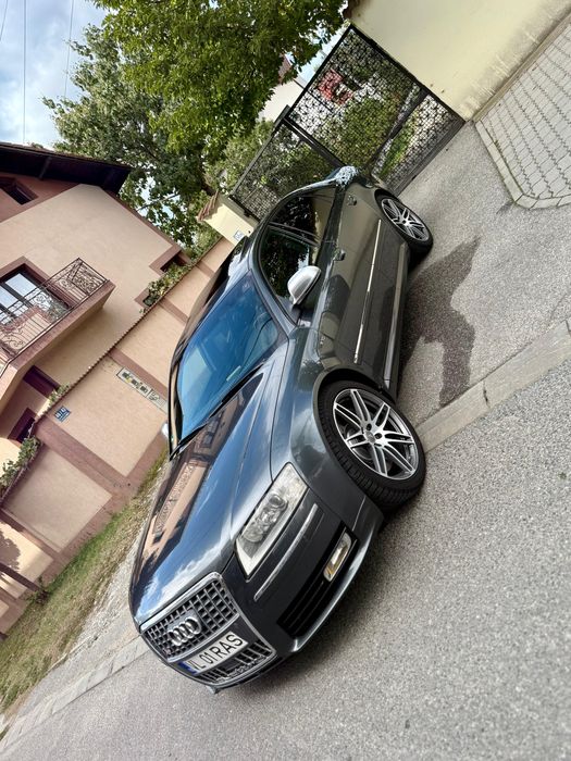 Audi S8 D3 5.2 V10