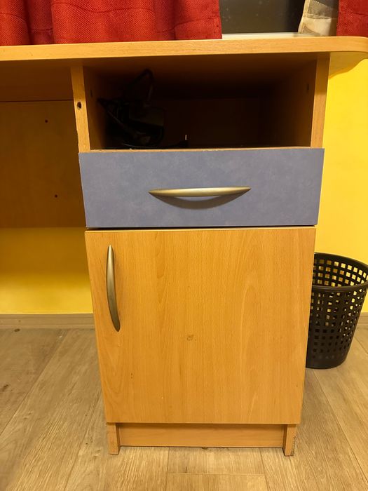 Продава се офис БЮРО