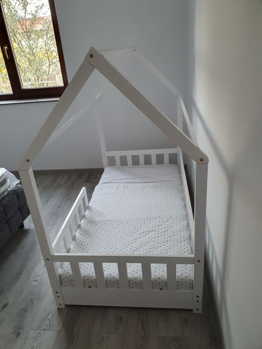 Vând pat copii stil căsuța