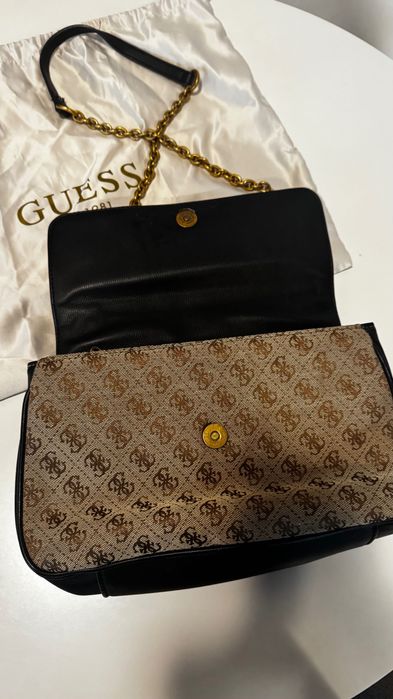 Дамска чанта GUESS