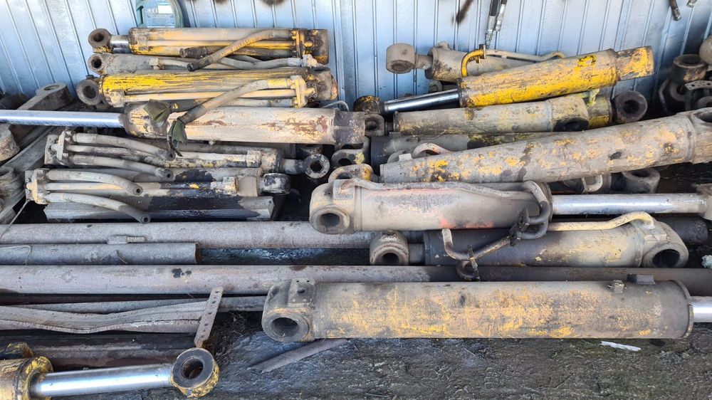 Cilindrii hidraulici  fiat Hitachi