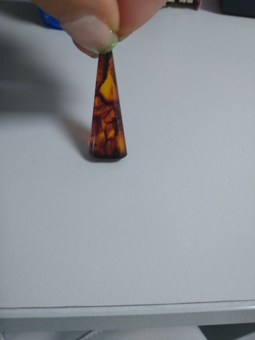 Pandant chihlimbar (posibil imitatie)