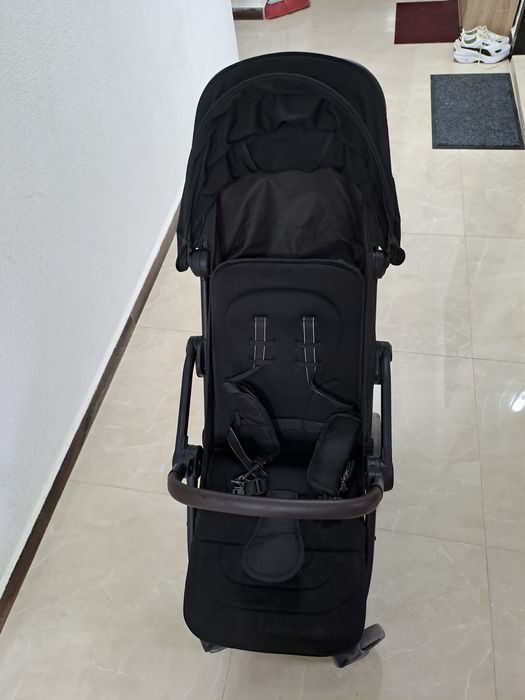 Детска количка – лека, сгъваема и удобна (като нова!)