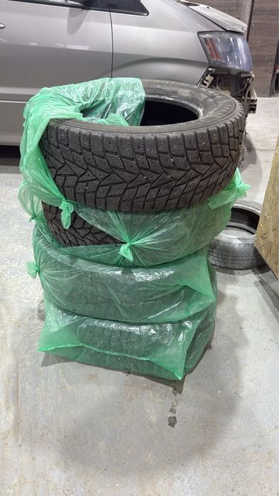 Зимние покришки 285/60/R18