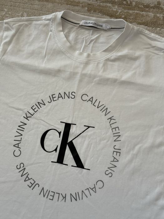 Calvin Klein тениска - L