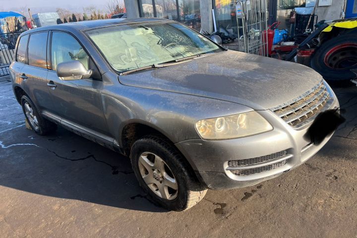 Dezmembrez Volkswagen VW Touareg generatia 1 7L [2002 - 2007] Crossov