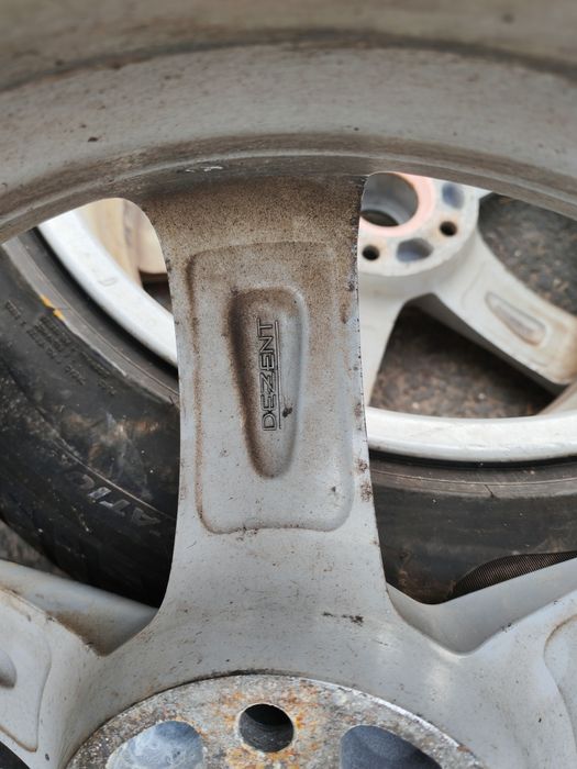 Vând 4 jante aliaj R18 pt VW Tiguan cu 4 anvelope de Iarna 225.55.18