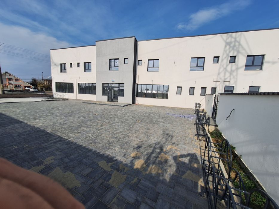 De inchiriat spațiu comercial