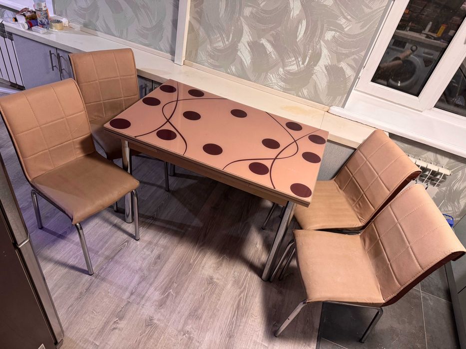 Кухонный стол + 4 стула