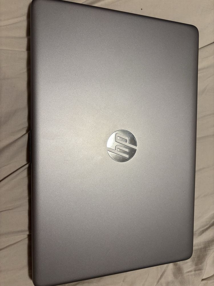 Лаптоп HP Intel Core i3/ 8GB RAM/ 128GB SSD/ Windows 10 Pro