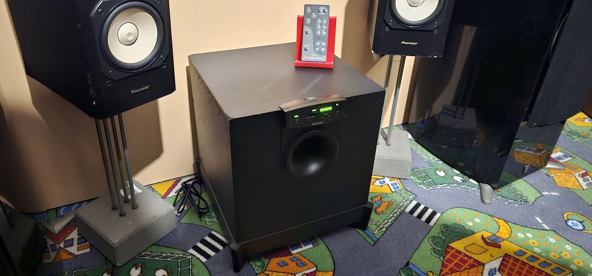 Subwoofer activ JBL SUB 300