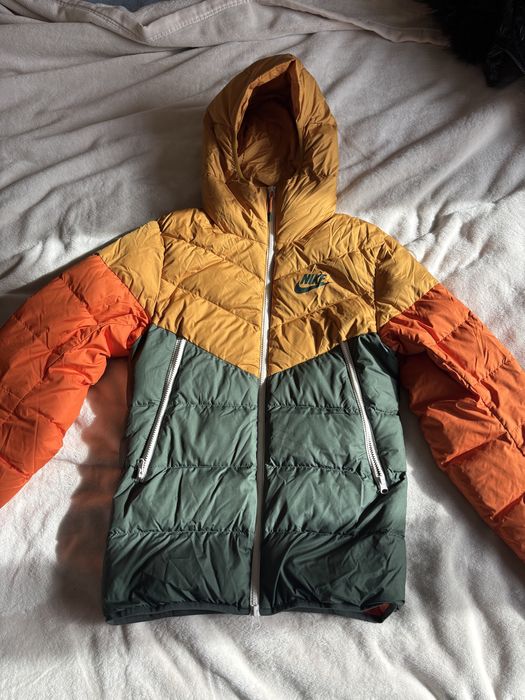Продавам яке на Nike