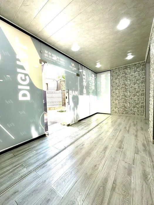 Чиланзар11 ор Макаронка перекресток 80м² 1этаж 4кабинета в доль дороги