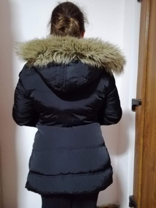Vand geaca neagra de iarna, pentru dame