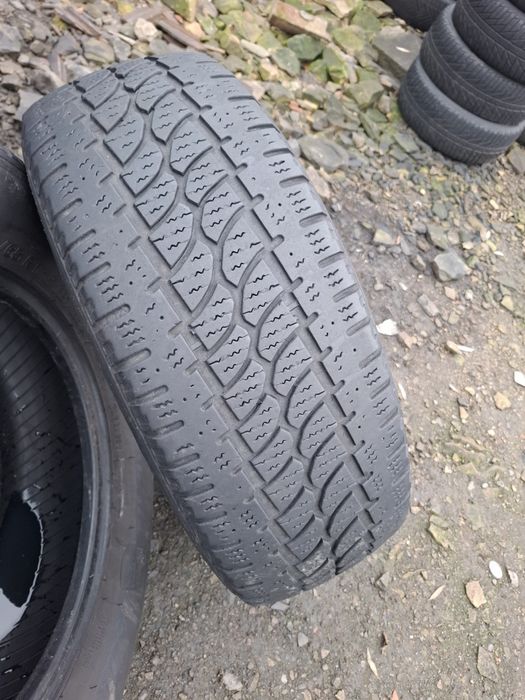 Vand 2 anvelope 235 65 16 C serbing de iarna bune dot 2022