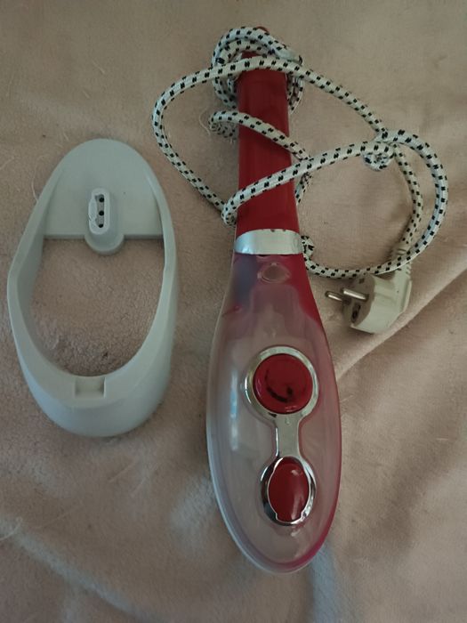 Продам утюг рабочий в хорошем состоянии