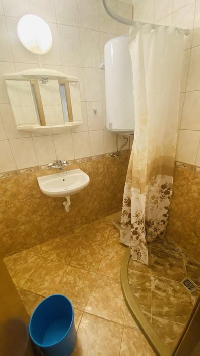 Дава се под наем Тристаен апартамент в Бургас, Център - 80 кв.м за 663 € - Снимка #5