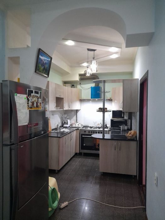 Metro Olmos 3 xona \ 2 qavat Navastoryka