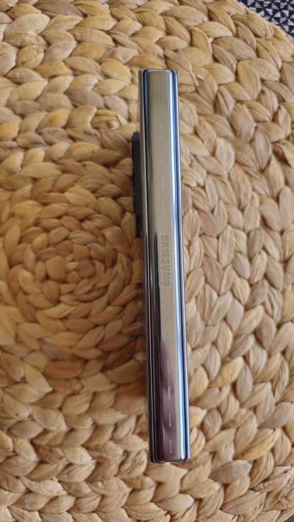 Samsung Z Fold 4